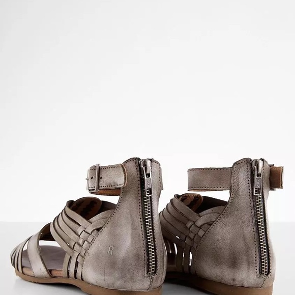 BRAND NEW no box, ROAN SCARLETTY LEATHER SANDEL, Grey, Size 6.5 - Picture 3 of 4